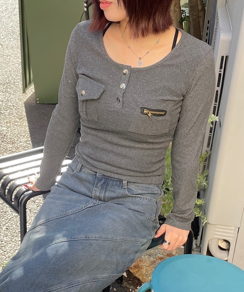 ROGER AND RAW(ロジャーアンドロウ)の「フラップポケットヘンリーネックトップス(Tシャツ/カットソー・レディース・ホワイト/チャコールグレー・FREE)」の9枚目の写真