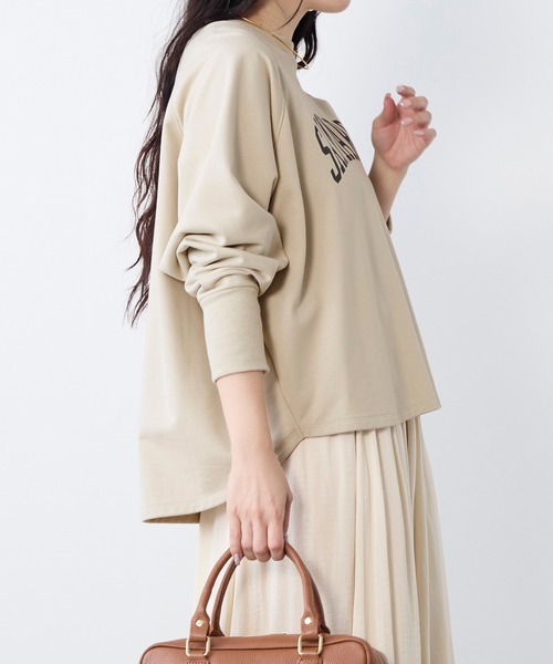 MICA&DEAL（マイカ＆ディール）の「"SANTAROSA"ラグランスリーブロゴスウェット（スウェット・レディース・ダークネイビー/ベージュ/イエロー・FREE）」の6枚目の写真