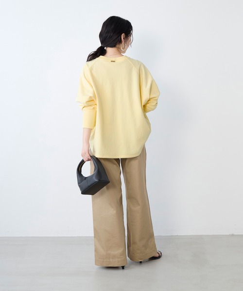 MICA&DEAL（マイカ＆ディール）の「"SANTAROSA"ラグランスリーブロゴスウェット（スウェット・レディース・ダークネイビー/ベージュ/イエロー・FREE）」の16枚目の写真