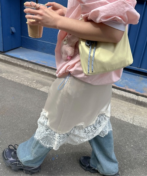 PILIT(ピリット)の「裾レースミディサテンスカート(スカート・レディース・グレイッシュベージュ/アイボリー・MEDIUM)」の14枚目の写真