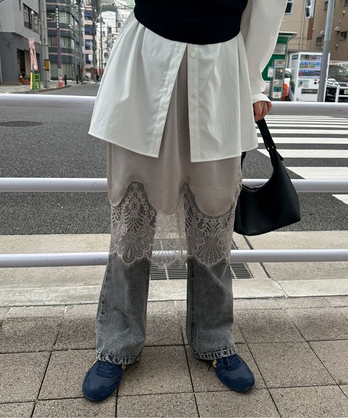 PILIT(ピリット)の「裾レースミディサテンスカート(スカート・レディース・グレイッシュベージュ/アイボリー・MEDIUM)」の22枚目の写真