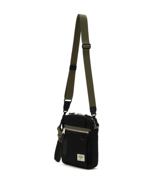 AVIREX(アヴィレックス)の「AVIREX -FLIGHT NYLON VERTICAL SHOULDER(ショルダーバッグ・メンズ・ブラック/カーキ・FREE)」の3枚目の写真