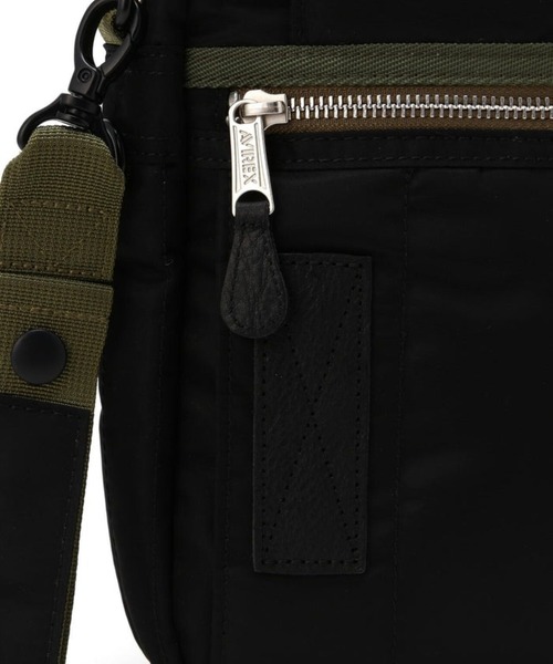 AVIREX(アヴィレックス)の「AVIREX -FLIGHT NYLON VERTICAL SHOULDER(ショルダーバッグ・メンズ・ブラック/カーキ・FREE)」の5枚目の写真