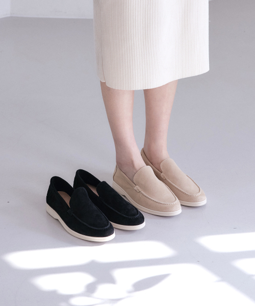 MOGAUS(モグアス)の「ローレラシンプル天然牛革ローファー(シャモアラダーインソール)3color(Men&Women Size)(ローファー・レディース・サンドベージュ/ライトベージュ/ブラック・25.5cm/23.5cm/23cm/27cm/26.5cm/26cm/25cm/24.5cm/24cm/27.5cm)」の4枚目の写真