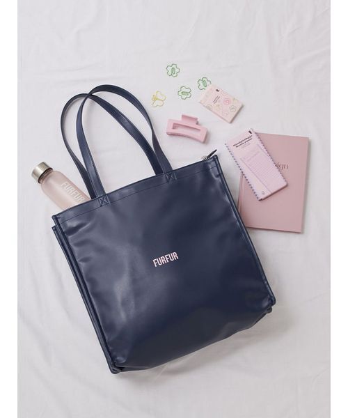 FURFUR（ファーファー）の「【USAGI ONLINE/ZOZOTOWN限定】ファスナー付きキャリーオントートバッグ（トートバッグ・レディース・グリーン/レッド/ブラウン/ピンク/イエロー/ラベンダー/ネイビー/アイボリー/ブラック/ライトブルー・F）」の7枚目の写真