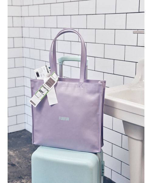 FURFUR（ファーファー）の「【USAGI ONLINE/ZOZOTOWN限定】ファスナー付きキャリーオントートバッグ（トートバッグ・レディース・グリーン/レッド/ブラウン/ピンク/イエロー/ラベンダー/ネイビー/アイボリー/ブラック/ライトブルー・F）」の11枚目の写真