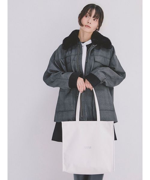 FURFUR（ファーファー）の「【USAGI ONLINE/ZOZOTOWN限定】ファスナー付きキャリーオントートバッグ（トートバッグ・レディース・グリーン/レッド/ブラウン/ピンク/イエロー/ラベンダー/ネイビー/アイボリー/ブラック/ライトブルー・F）」の17枚目の写真