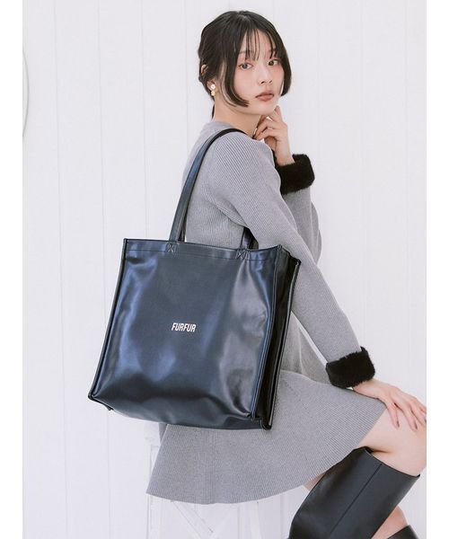 FURFUR(ファーファー)の「【USAGI ONLINE/ZOZOTOWN限定】ファスナー付きキャリーオントートバッグ(トートバッグ・レディース・グリーン/レッド/ブラウン/ピンク/イエロー/ラベンダー/ネイビー/アイボリー/ブラック/ライトブルー・F)」の13枚目の写真