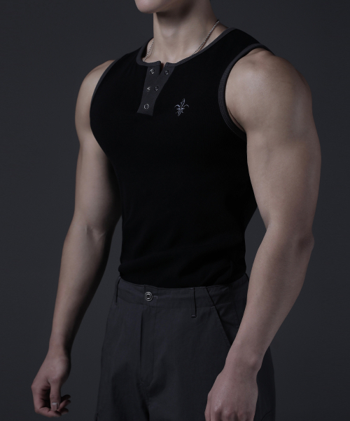 CARMID(カミド)の「ノーブルヘンリーネックツートンスリーブレス(Tシャツ/カットソー・メンズ・その他・1/2)」の3枚目の写真