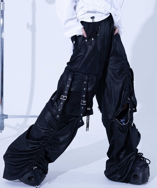 Gamchu(ガムチュ)の「『Gamchu/ガムチュ』Mekuroa(メクロア)2WAYコーティングスカルワイドパンツ(その他パンツ・レディース・ブラック×ホワイト/ブラック・FREE)」の7枚目の写真