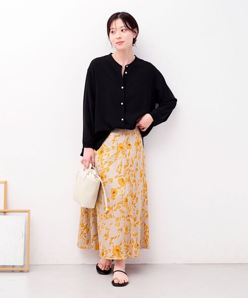 le.coeur blanc(ルクールブラン)の「【日本製】サテンフラワープリントフレアスカート(スカート・レディース・ベージュ系その他2/ブルー系その他2・38/36)」の15枚目の写真