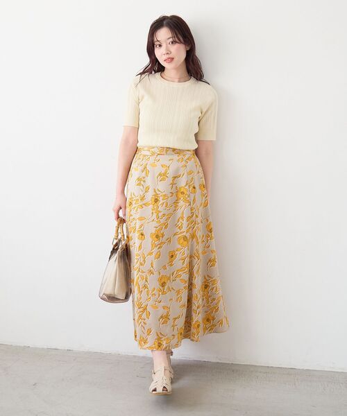 le.coeur blanc(ルクールブラン)の「【日本製】サテンフラワープリントフレアスカート(スカート・レディース・ベージュ系その他2/ブルー系その他2・38/36)」の9枚目の写真