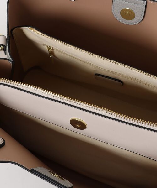 MURA(ムラ)の「Ternea(テルネア) PU(合成皮革) 2Way バイカラー トートバッグ(トートバッグ・レディース・ブラック系その他/グレー/ブラック/ブラウン/ホワイト/ベージュ・FREE)」の13枚目の写真