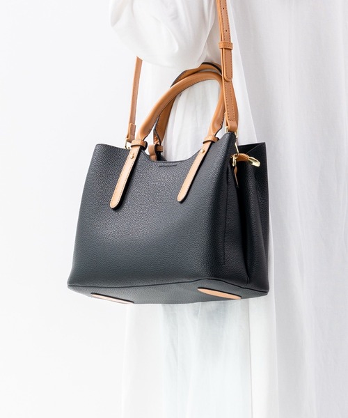 MURA(ムラ)の「Ternea(テルネア) PU(合成皮革) 2Way バイカラー トートバッグ(トートバッグ・レディース・ブラック系その他/グレー/ブラック/ブラウン/ホワイト/ベージュ・FREE)」の4枚目の写真