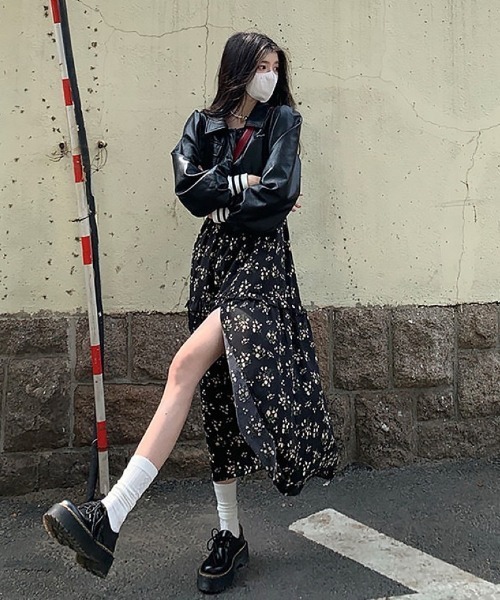 Ritzy(リッツィー)の「花柄キャミソールワンピース(ワンピース・レディース・ブラック・M/S)」の3枚目の写真