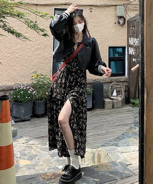 Ritzy(リッツィー)の「花柄キャミソールワンピース(ワンピース・レディース・ブラック・M/S)」の4枚目の写真