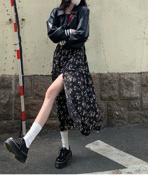 Ritzy(リッツィー)の「花柄キャミソールワンピース(ワンピース・レディース・ブラック・M/S)」の8枚目の写真