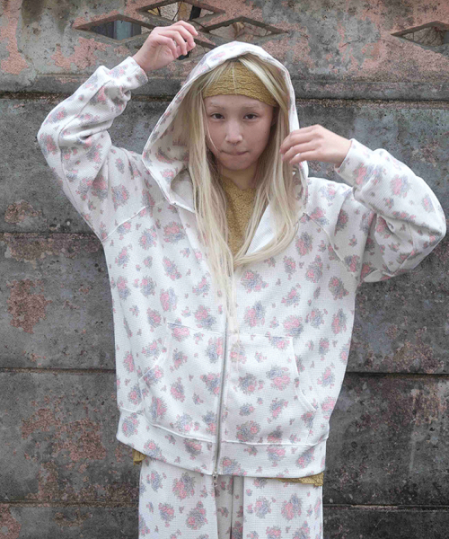 KOOKEESEE(クキシ)の「フラワーワッフルフードパーカー(アイボリー)(パーカー・レディース・その他・FREE)」の2枚目の写真