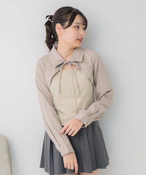 ems excite（エムズエキサイト）の「レイヤード風前リボンBL（シャツ/ブラウス・レディース・ベージュ/チャコールグレー/ブラック・FREE）」の5枚目の写真