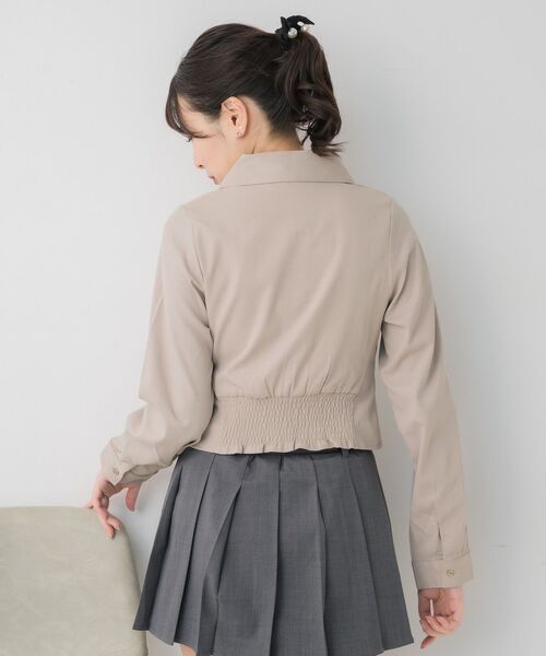 ems excite（エムズエキサイト）の「レイヤード風前リボンBL（シャツ/ブラウス・レディース・ベージュ/チャコールグレー/ブラック・FREE）」の6枚目の写真