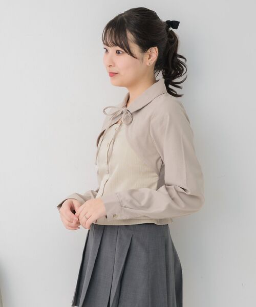ems excite（エムズエキサイト）の「レイヤード風前リボンBL（シャツ/ブラウス・レディース・ベージュ/チャコールグレー/ブラック・FREE）」の7枚目の写真