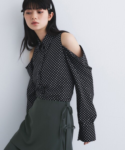 CODE A（コードエー）の「dots open shoulder shirts（シャツ/ブラウス・レディース・ネイビー系5/ブラック系5・00）」の11枚目の写真