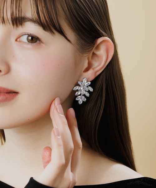 LA MUe(ラミュー)の「【LA MUE】シルバー925ポスト ボタニカル ビジュー ピアス(ピアス(両耳用)・レディース・シルバー/ゴールド・FREE)」の4枚目の写真