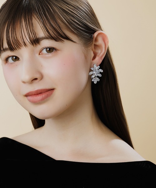 LA MUe(ラミュー)の「【LA MUE】シルバー925ポスト ボタニカル ビジュー ピアス(ピアス(両耳用)・レディース・シルバー/ゴールド・FREE)」の5枚目の写真