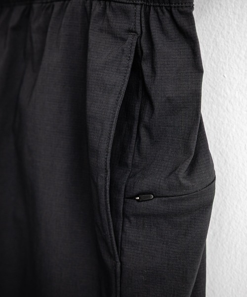 THE NORTH FACE（ザノースフェイス）の「THE NORTH FACE ザ・ノースフェイス CLASS V PATHFINDER BE 撥水 吸汗速乾 リップストップナイロンショートワイドパンツ（その他パンツ・メンズ・ブラック/ライトグレー・L/M）」の6枚目の写真