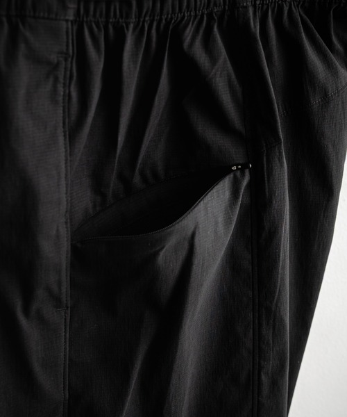 THE NORTH FACE（ザノースフェイス）の「THE NORTH FACE ザ・ノースフェイス CLASS V PATHFINDER BE 撥水 吸汗速乾 リップストップナイロンショートワイドパンツ（その他パンツ・メンズ・ブラック/ライトグレー・L/M）」の13枚目の写真