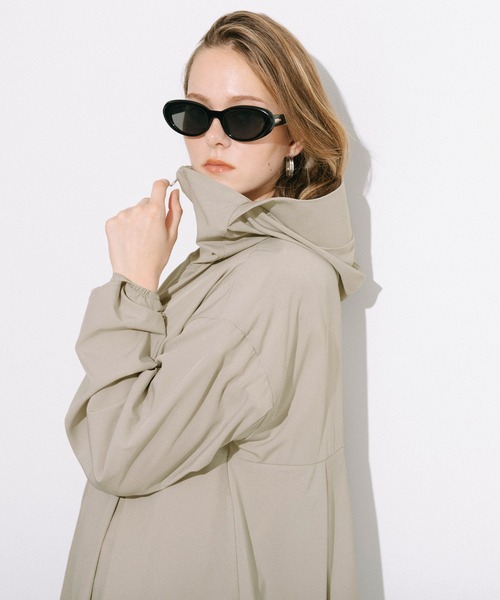coca(coca)(コカ)の「UVカットタックぺプラムパーカー(パーカー・レディース・ブラック/グレイッシュベージュ・L/M/S)」の16枚目の写真