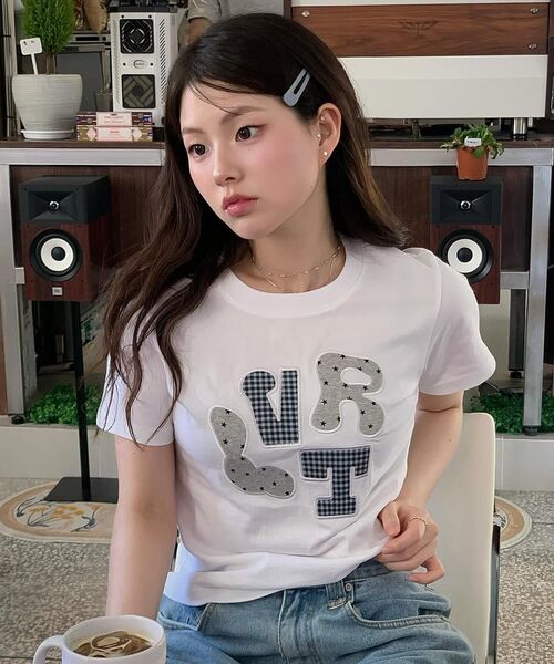 LUVISTRUE（ラヴイズトゥルー）の「LVTR PATCH TEE(3COLOR)（Tシャツ/カットソー・レディース・グレー/ネイビー/ホワイト・FREE）」の16枚目の写真
