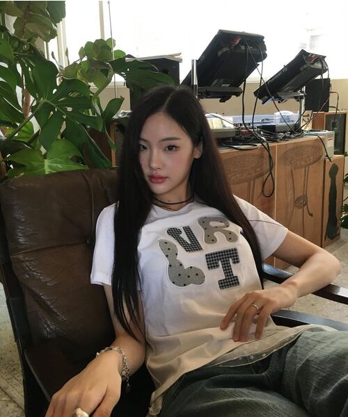 LUVISTRUE（ラヴイズトゥルー）の「LVTR PATCH TEE(3COLOR)（Tシャツ/カットソー・レディース・グレー/ネイビー/ホワイト・FREE）」の13枚目の写真