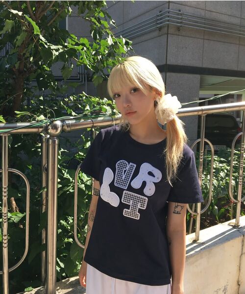 LUVISTRUE（ラヴイズトゥルー）の「LVTR PATCH TEE(3COLOR)（Tシャツ/カットソー・レディース・グレー/ネイビー/ホワイト・FREE）」の9枚目の写真