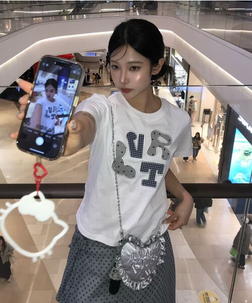 LUVISTRUE（ラヴイズトゥルー）の「LVTR PATCH TEE(3COLOR)（Tシャツ/カットソー・レディース・グレー/ネイビー/ホワイト・FREE）」の6枚目の写真