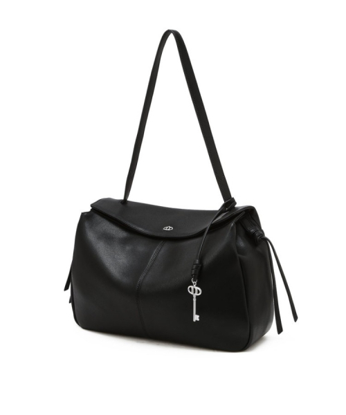 athe（アテ）の「[DEMAIN] ブラックレザーデマンショルダーバッグ L AABA6F285BK（ショルダーバッグ・レディース・ブラック・FREE）」の2枚目の写真