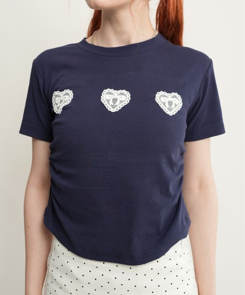IMARI(イマリ)の「【 IMARI / イマリ 】 レース ハート Tシャツ(Tシャツ/カットソー・レディース・ネイビー/イエロー・FREE)」の1枚目の写真