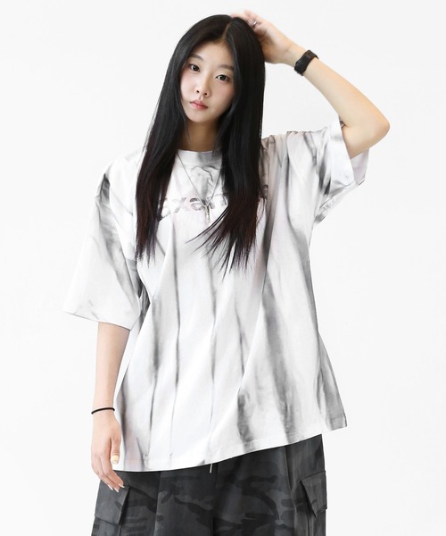 minsobi(ミンソビ)の「スプレーグラデーション ペイントスプラッシュ オーバーサイズ半袖Tシャツ ユニセックス(Tシャツ/カットソー・メンズ・ホワイト/ブラック・FREE)」の2枚目の写真