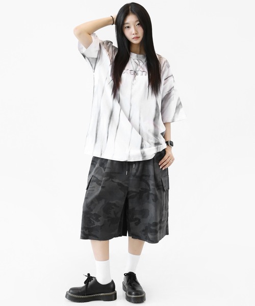 minsobi(ミンソビ)の「スプレーグラデーション ペイントスプラッシュ オーバーサイズ半袖Tシャツ ユニセックス(Tシャツ/カットソー・メンズ・ホワイト/ブラック・FREE)」の12枚目の写真