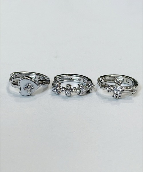 LA VORAGINE(ラ ヴォラジネ)の「クロス ハート フープピアス(ピアス(両耳用)・レディース・シルバー系1/シルバー/シルバー系2・FREE)」の17枚目の写真