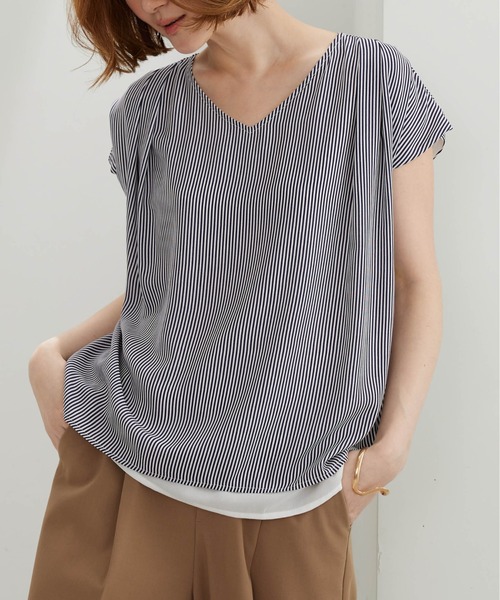 BELLUNA PLUS(ベルーナ)の「ジョーゼット素材重ね着風ブラウス(シャツ/ブラウス・レディース・ホワイト系/ブラック/ワイン系/ネイビー系・LARGE/X-LARGE/MEDIUM)」の3枚目の写真