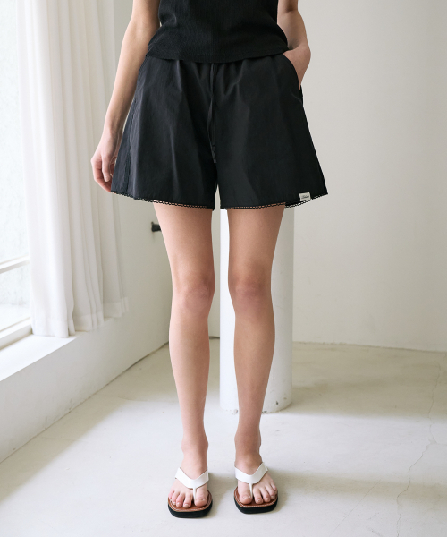 DEHEVE（デヘヴェ）の「Lace Trim Summer Shorts [Black]（その他パンツ・レディース・ブラック・OS）」の4枚目の写真