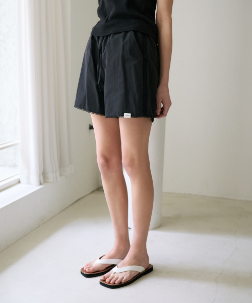 DEHEVE（デヘヴェ）の「Lace Trim Summer Shorts [Black]（その他パンツ・レディース・ブラック・OS）」の3枚目の写真