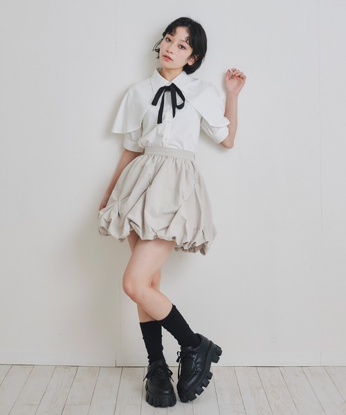 REDYAZEL（レディアゼル）の「リボンタイケープシャツブラウス（シャツ/ブラウス・レディース・ブルー系その他/オフホワイト/ライトグレー・FREE）」の9枚目の写真