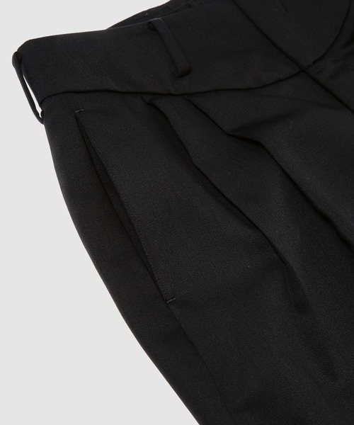 GURTWEIN( ガーウィン)の「Pleat detail tapered tailored pants(その他パンツ・レディース・ブラック・36/38)」の5枚目の写真