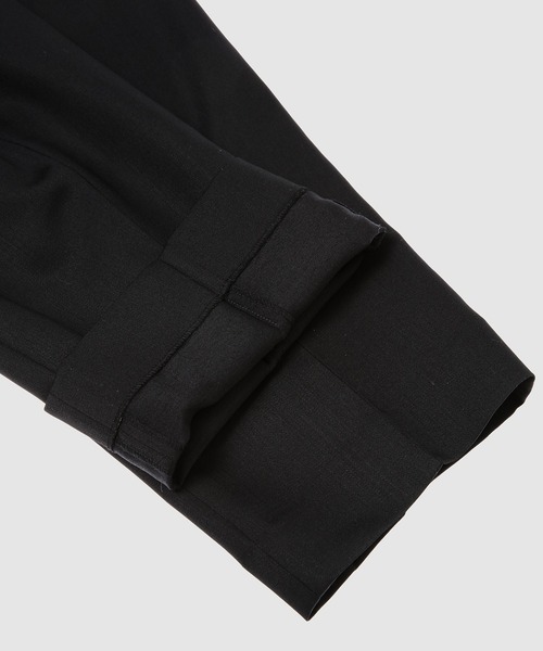 GURTWEIN( ガーウィン)の「Pleat detail tapered tailored pants(その他パンツ・レディース・ブラック・36/38)」の6枚目の写真
