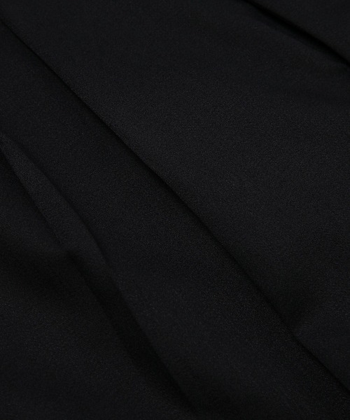 GURTWEIN( ガーウィン)の「Pleat detail tapered tailored pants(その他パンツ・レディース・ブラック・36/38)」の7枚目の写真