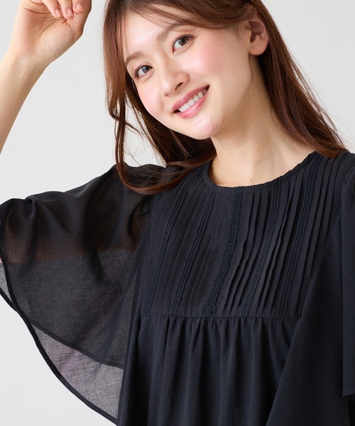 Rose Tiara(ローズティアラ)の「ピンタックヨーク綿シフォンブラウス(シャツ/ブラウス・レディース・ブラック/オレンジ/カーキ・38/46/42)」の2枚目の写真