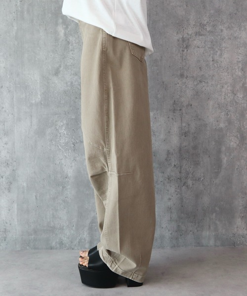CECIL McBEE（セシルマクビー）の「カーブデニムパンツ（デニムパンツ・レディース・グレー/ベージュ/サックスブルー・61/64）」の13枚目の写真