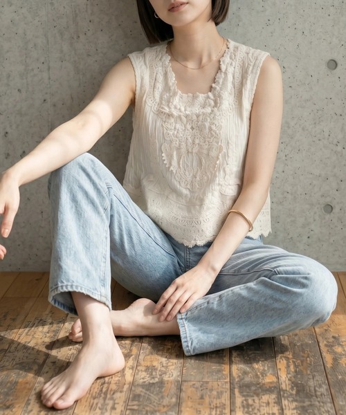 deux amour（ドゥーザムール）の「レースパッチワーククロップドトップス（Tシャツ/カットソー・レディース・ベージュ/ホワイト・FREE）」の7枚目の写真